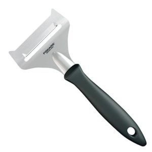 Нож для мягкого сыра Fiskars Essential (1023790)
