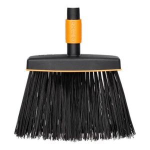 Щетка-метла садовая малая Fiskars QuikFit (135534)