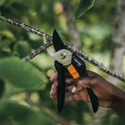 Секатори Fiskars Solid